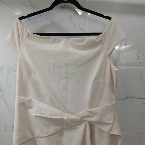 NWT Lauren Ralph Lauren Women's Crepe Off-the-Shoulder Side-Slit Column Gown 14 - Picture 11 of 16